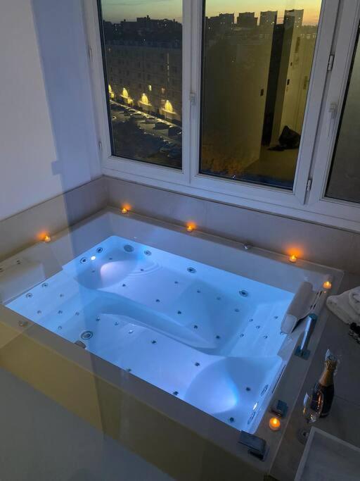 Suite « Body Love » - Jacuzzi Privatif 克雷泰伊 外观 照片